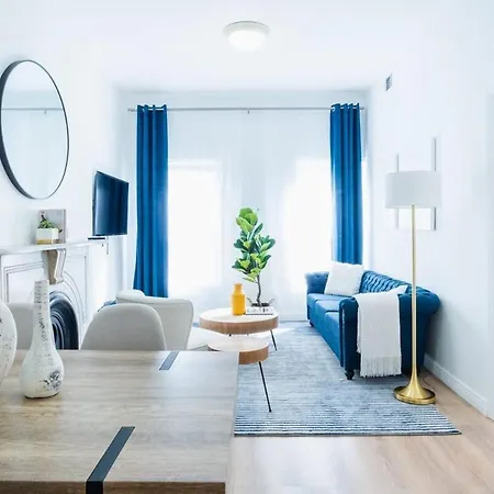 1435-4 I 3 Bedrooms 2 Bath Prime Upper East